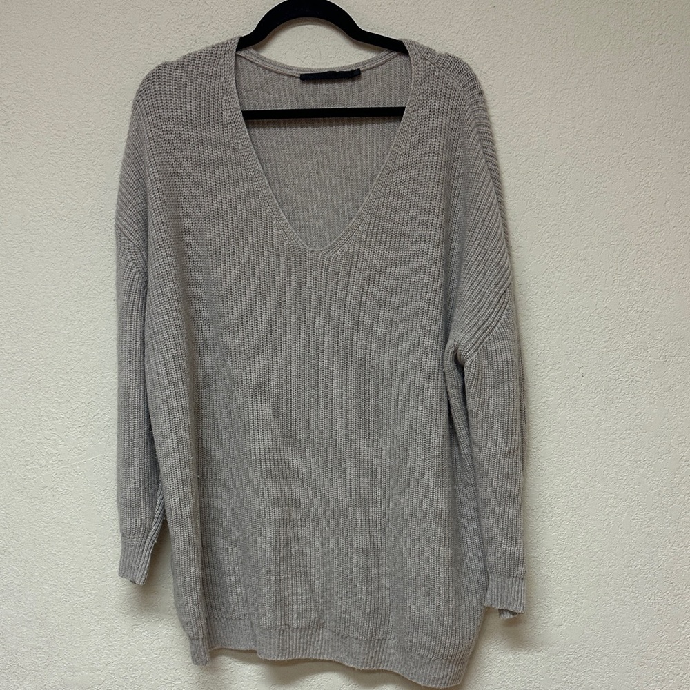 Jenni Kayne Light Gray V-Neck Ribbed Sweater